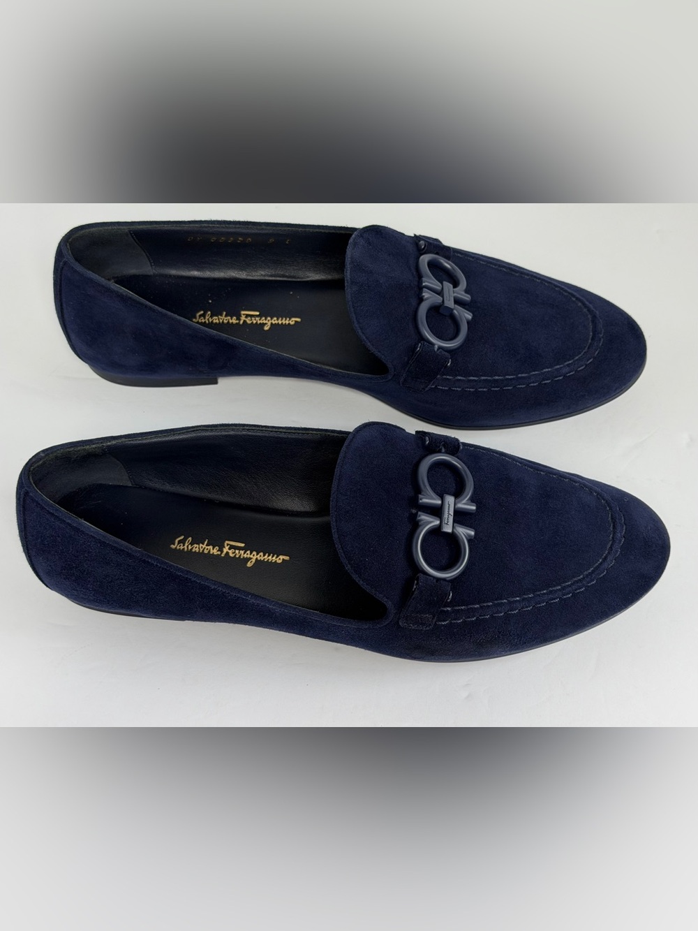 SALVATORE FERRAGAMO Navy Blue Trifoglio Loafer - size 9 C - Picture 4 of 13
